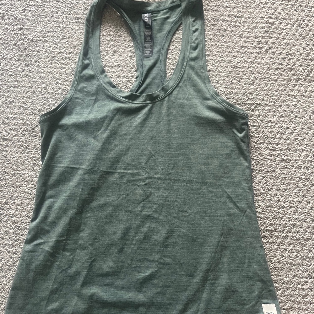 Vuori Lux Performance Tank